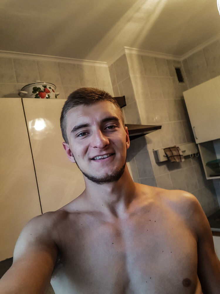  17346860  Andriy, 27 ,     