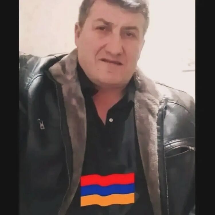  54809670  Tyoma Djan, 49 ,    