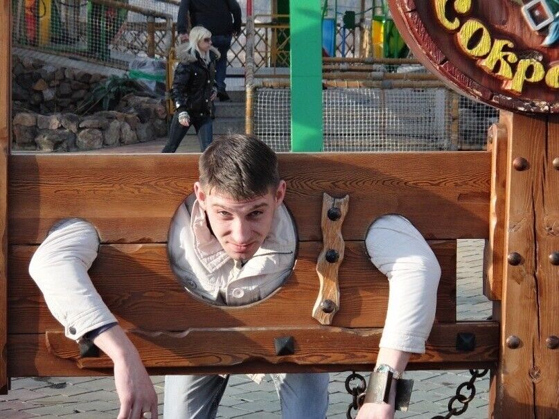  31039600  Eduard, 36 ,    