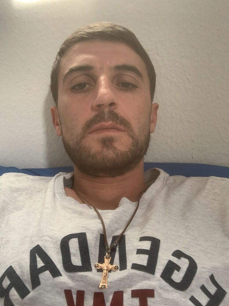  31422170  Irakli, 42 ,    Tarnowskie Gory
