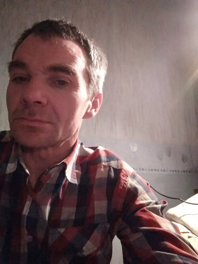  ,   Robert, 48 ,   