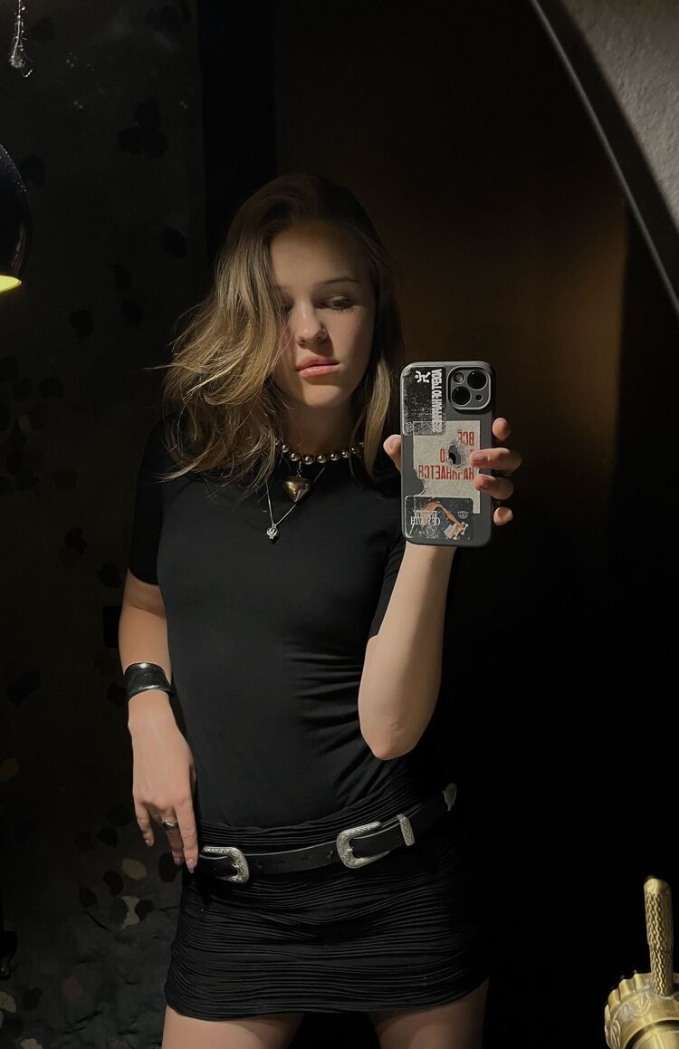  46852370  , 19 ,    --