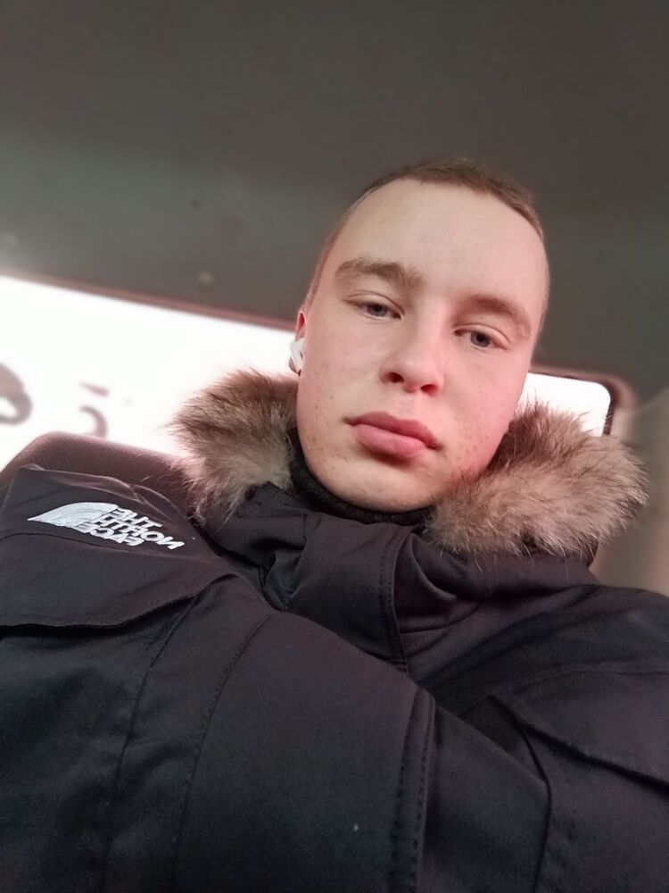  53424240  Nikolay, 20 ,    