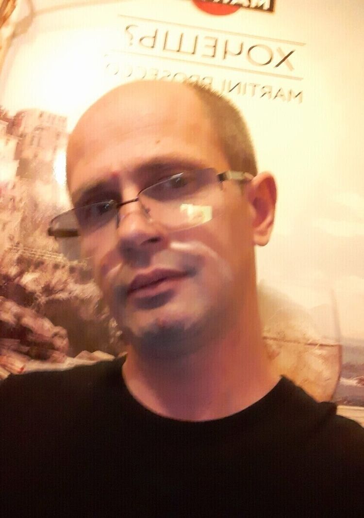  21557350  Sergey, 47 ,    