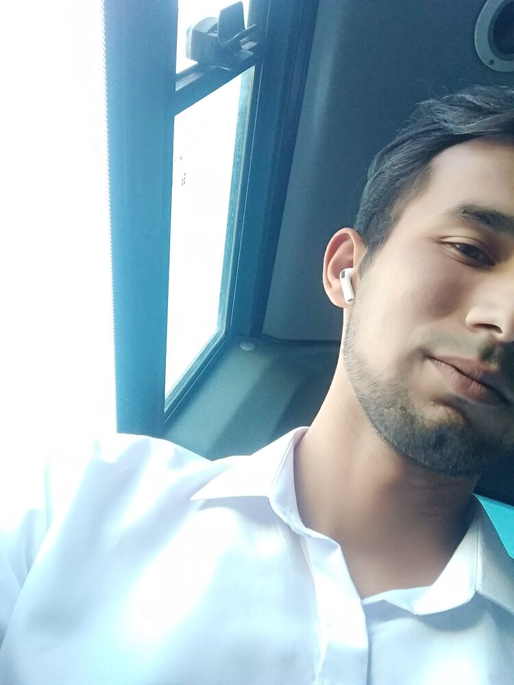  47631460  Ali, 24 ,    