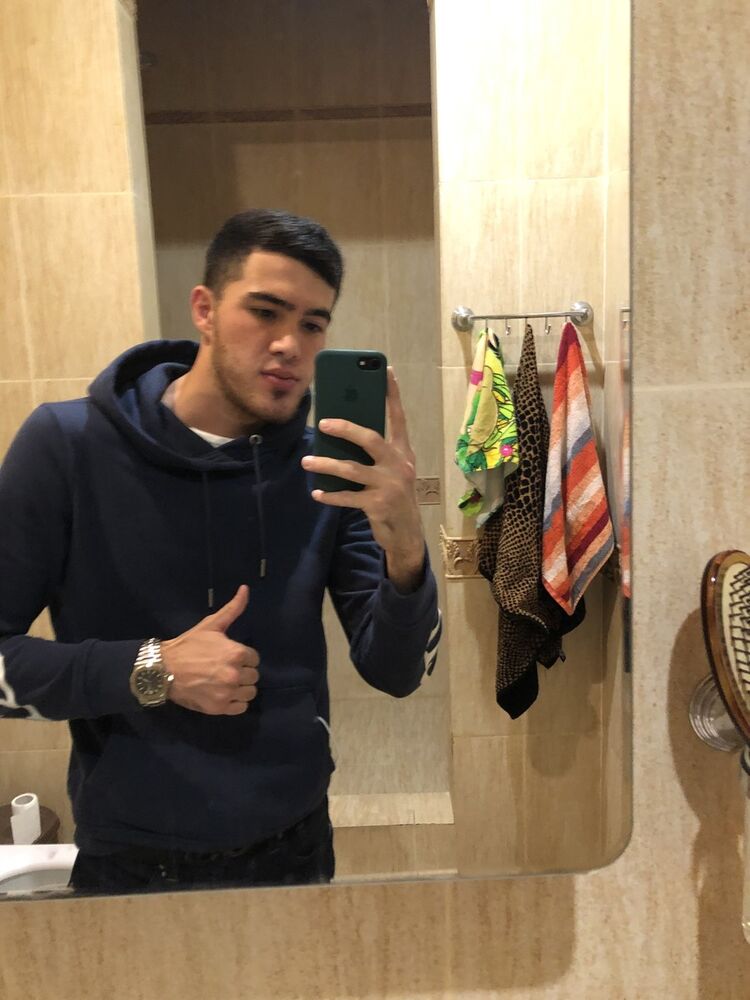  18644390  , 27 ,    