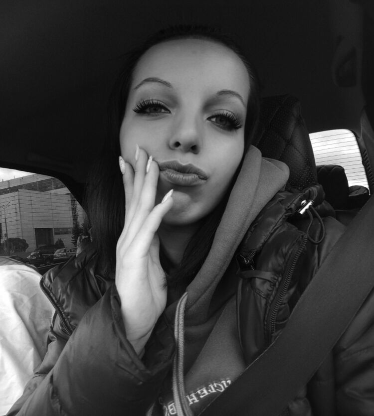  51553140  Arina, 22 ,    