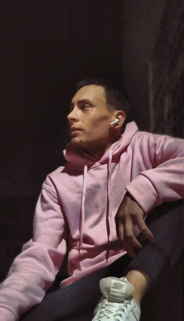  ,   Ruslan, 24 ,   ,   