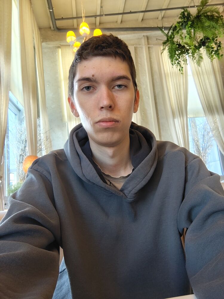  49617330  , 21 ,    