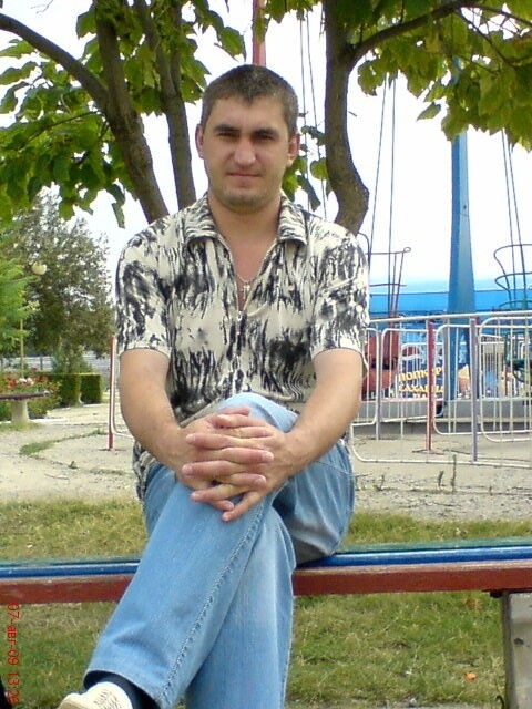  11434600  Sergei, 49 ,    