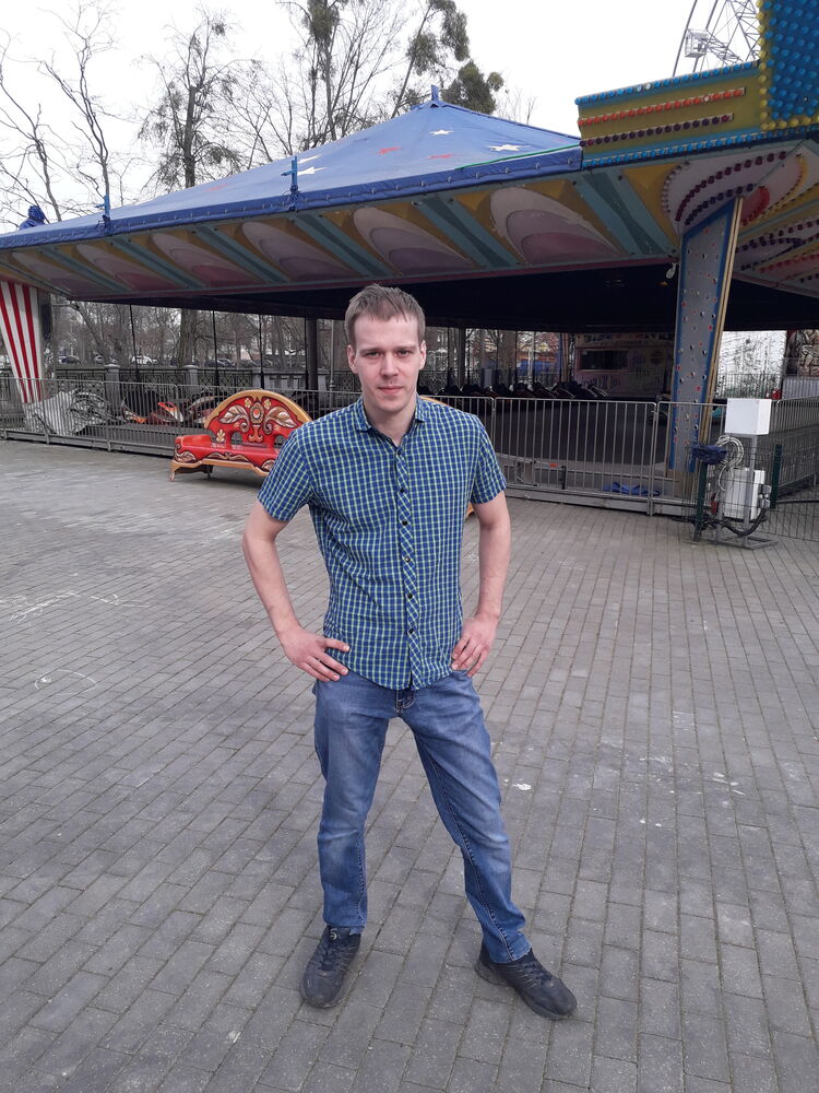  ,   Dmitry, 32 ,   ,   