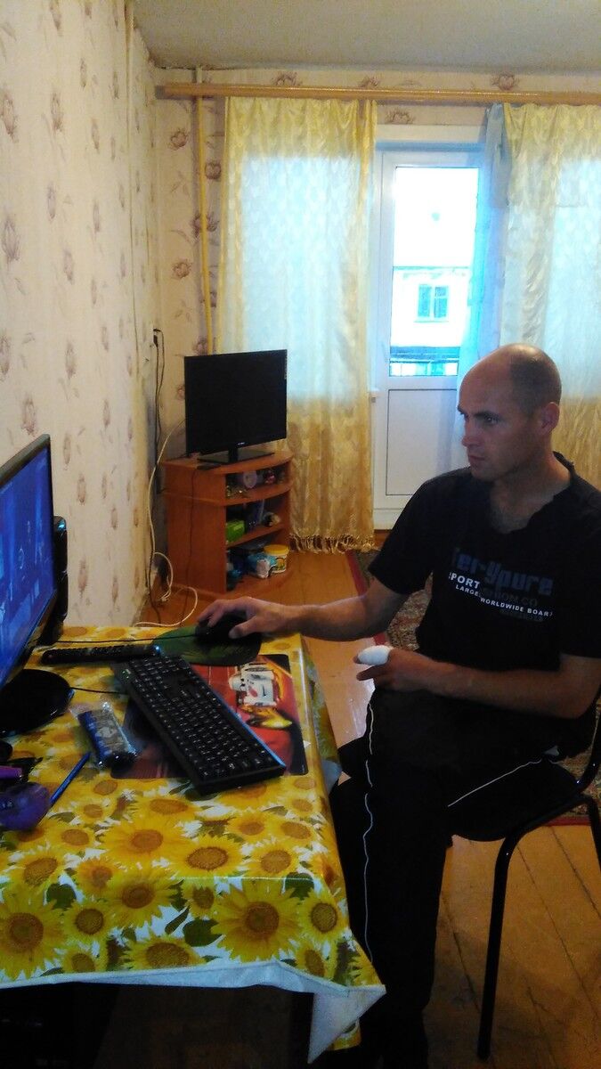  12519610  DENIS, 37 ,    -