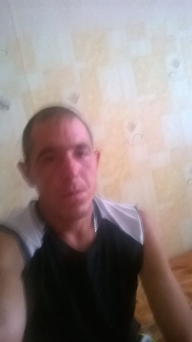  9927600  Aleksei, 33 ,    