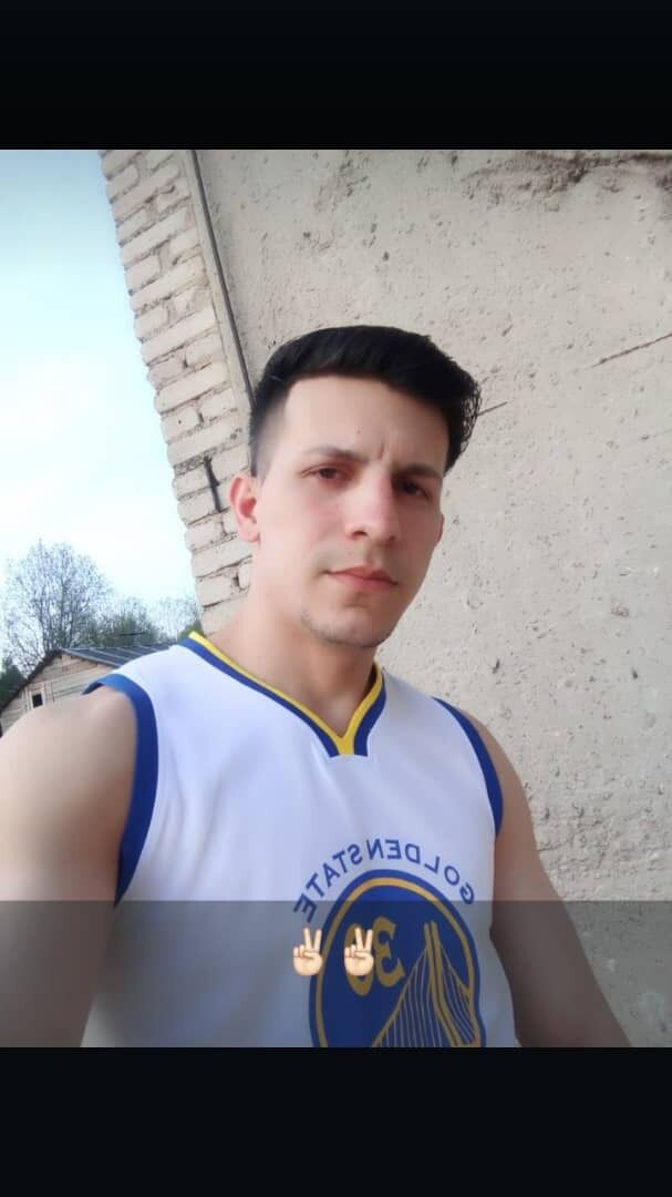  53997670  Luis, 27 ,    