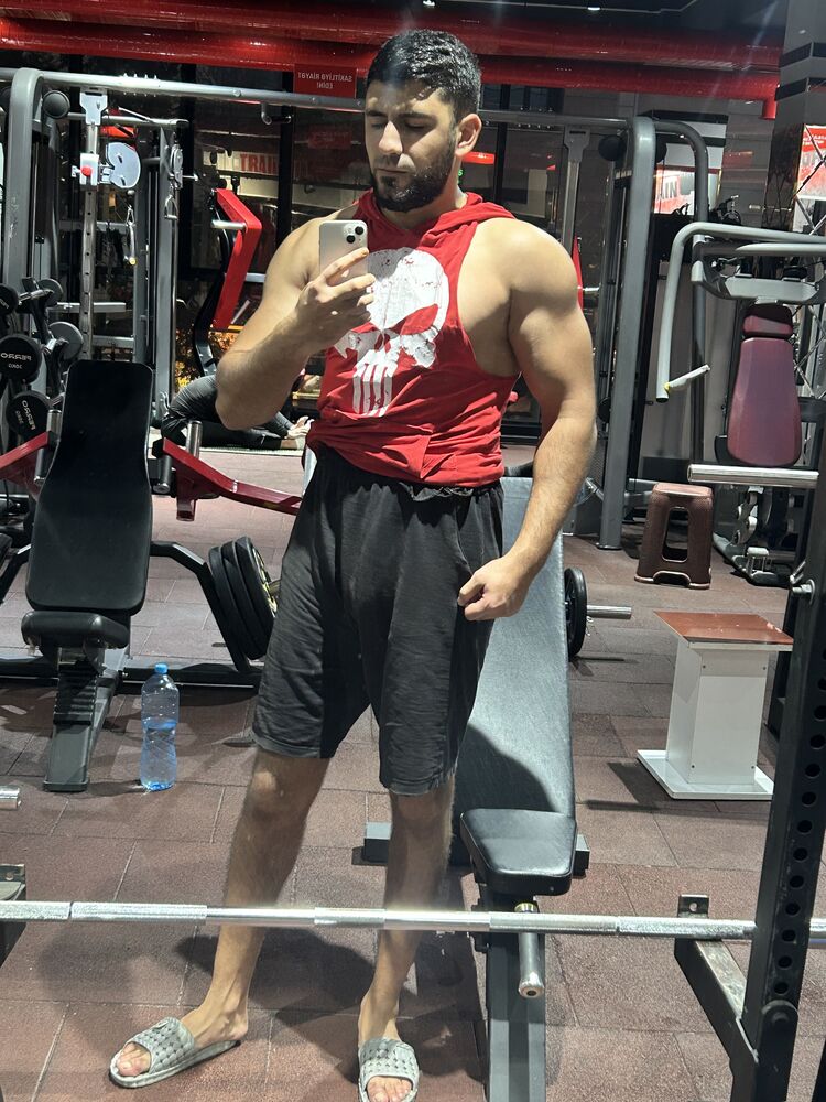  54456890  Tahir, 23 ,    