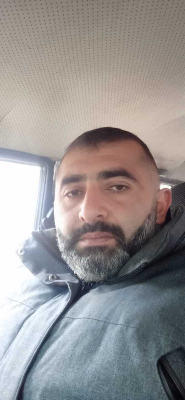  54806810  Karen, 38 ,    