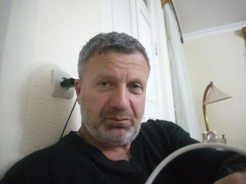  42743340  Gela, 59 ,    