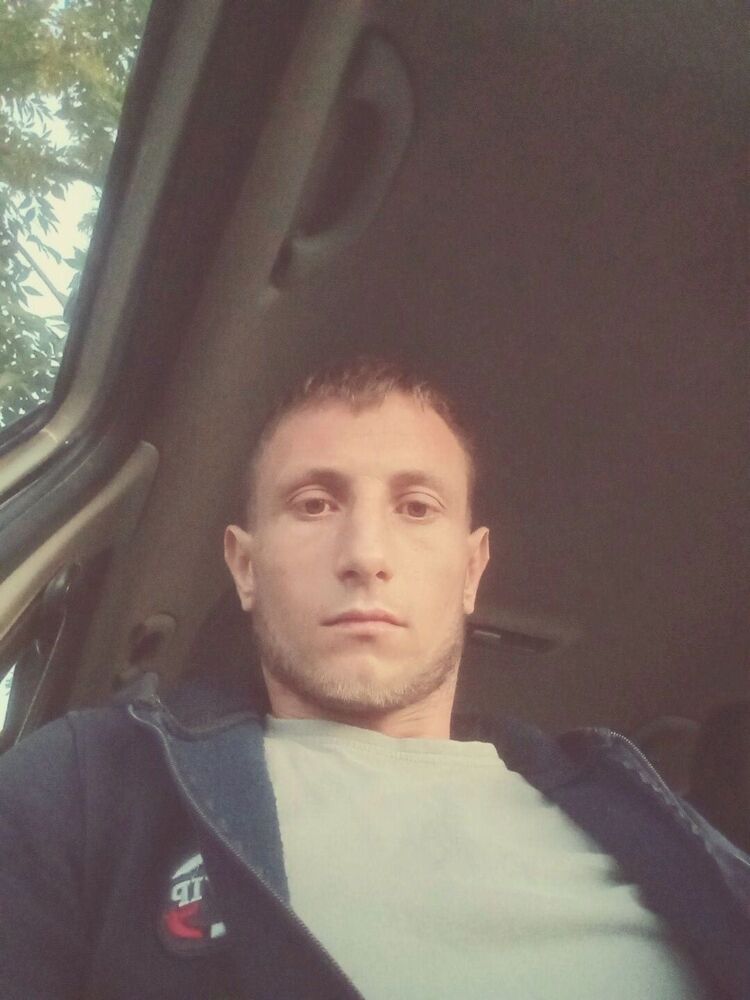 45532710  Igor, 28 ,    
