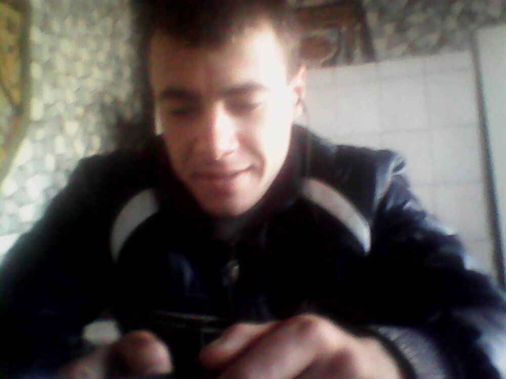  10437970  Sergo, 32 ,    