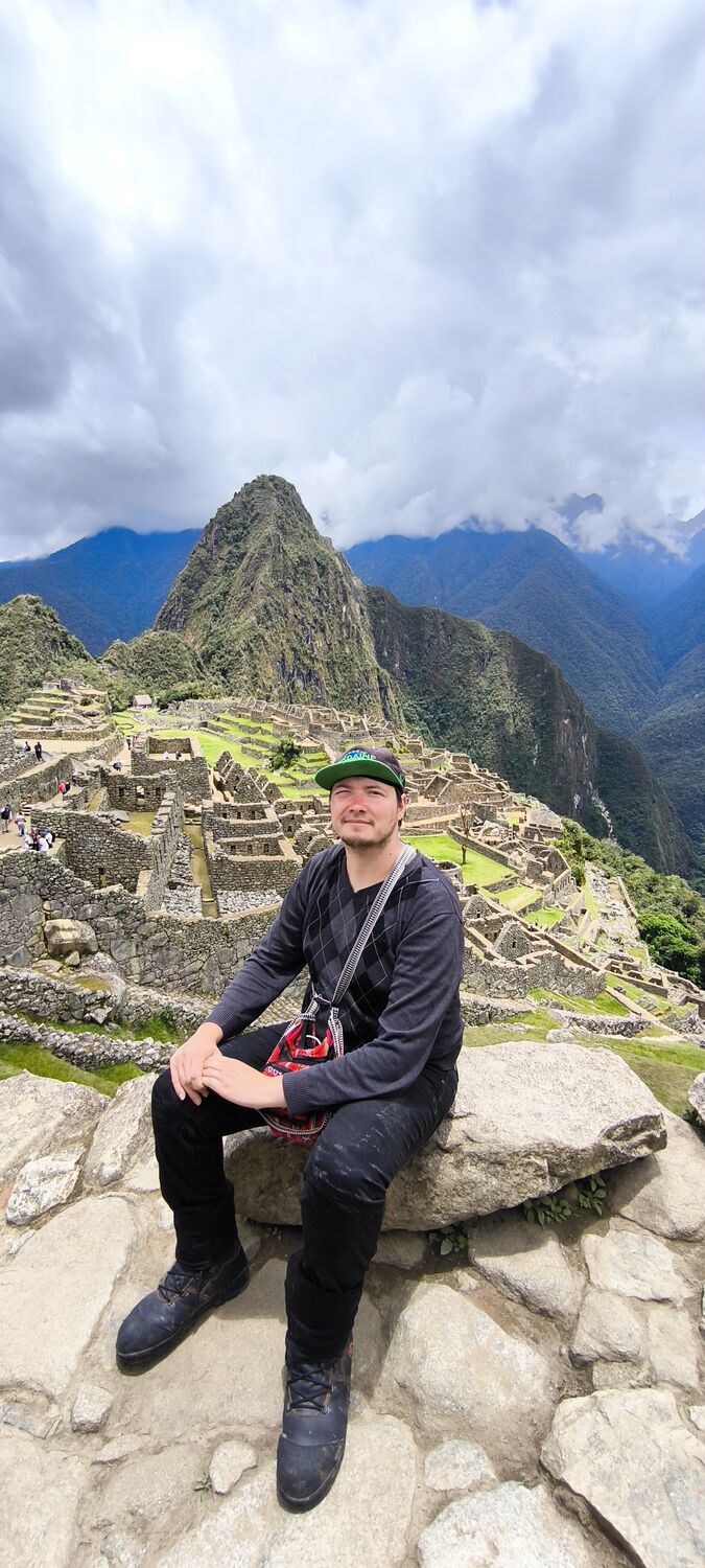  50647330  ANDRII, 29 ,    