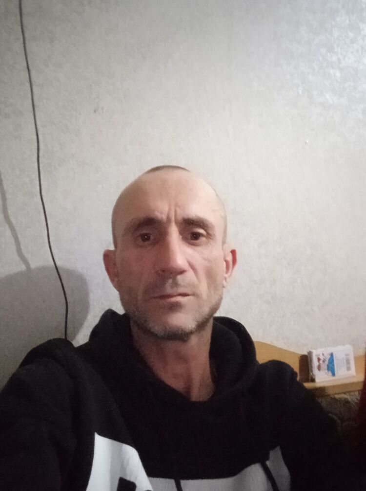  48648920  Marin, 44 ,    