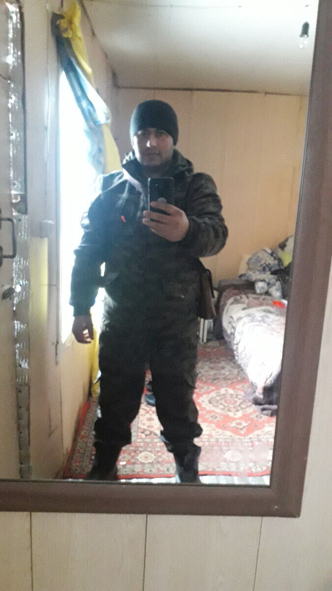  22336830  Artem, 37 ,    