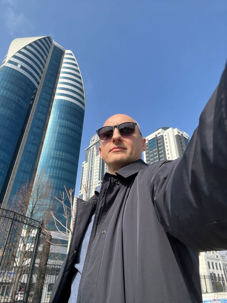  51622740  Vlad, 47 ,    -