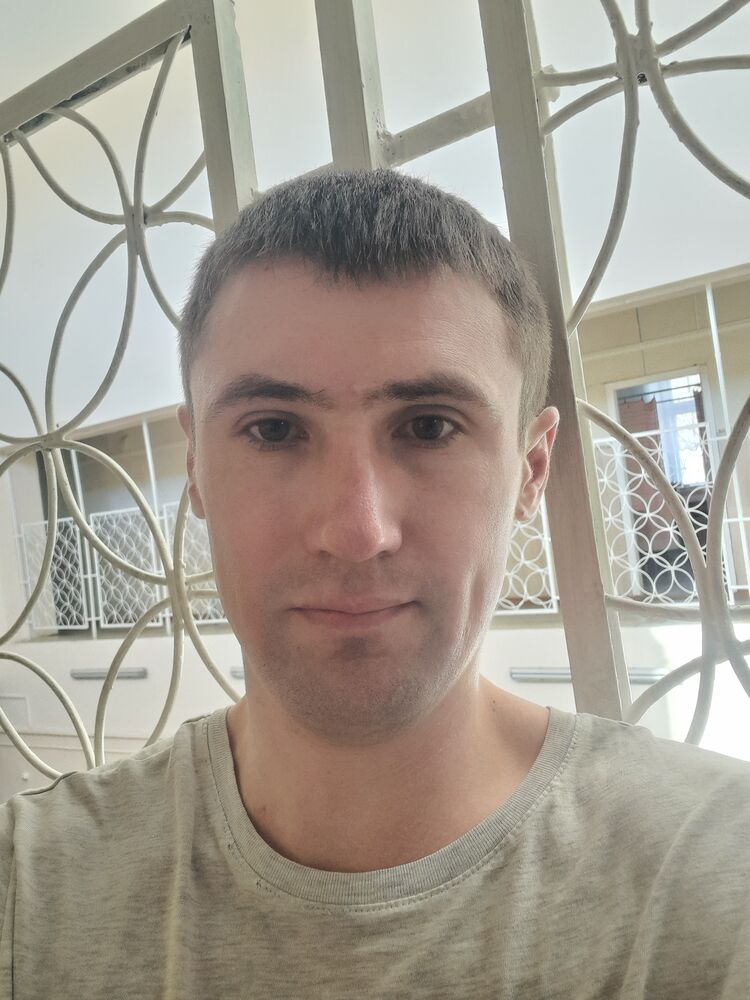  ,   Viktor, 30 ,   ,   