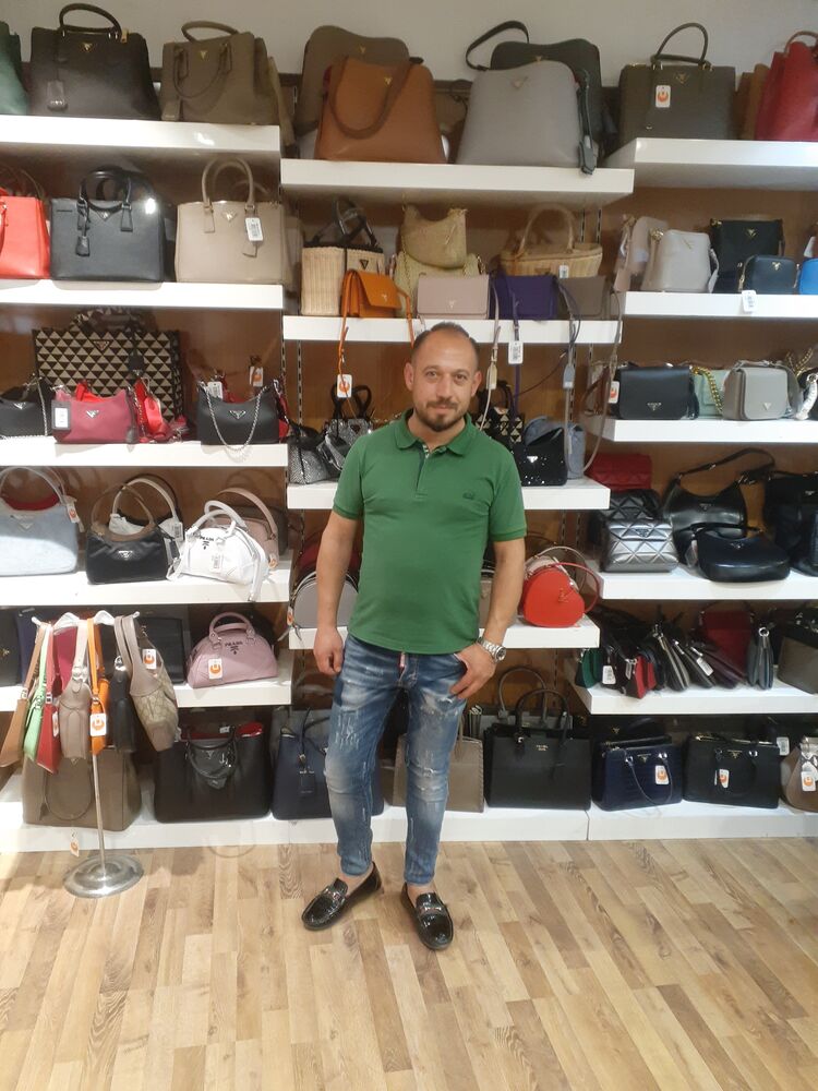  30081310  Anton, 46 ,    