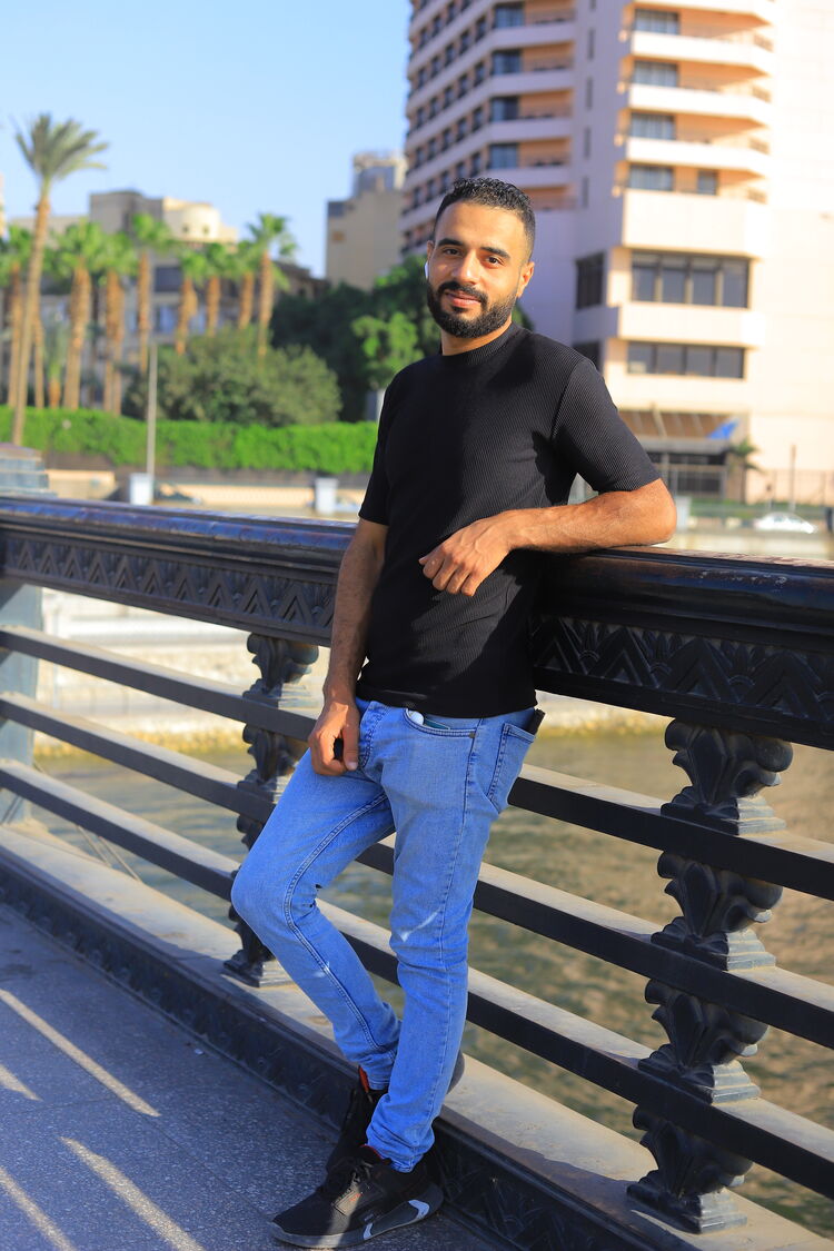  50451040  , 27 ,    Al Ghardaqah