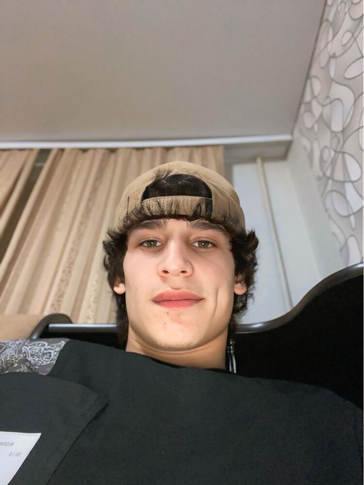  54557350  Shamil, 22 ,    