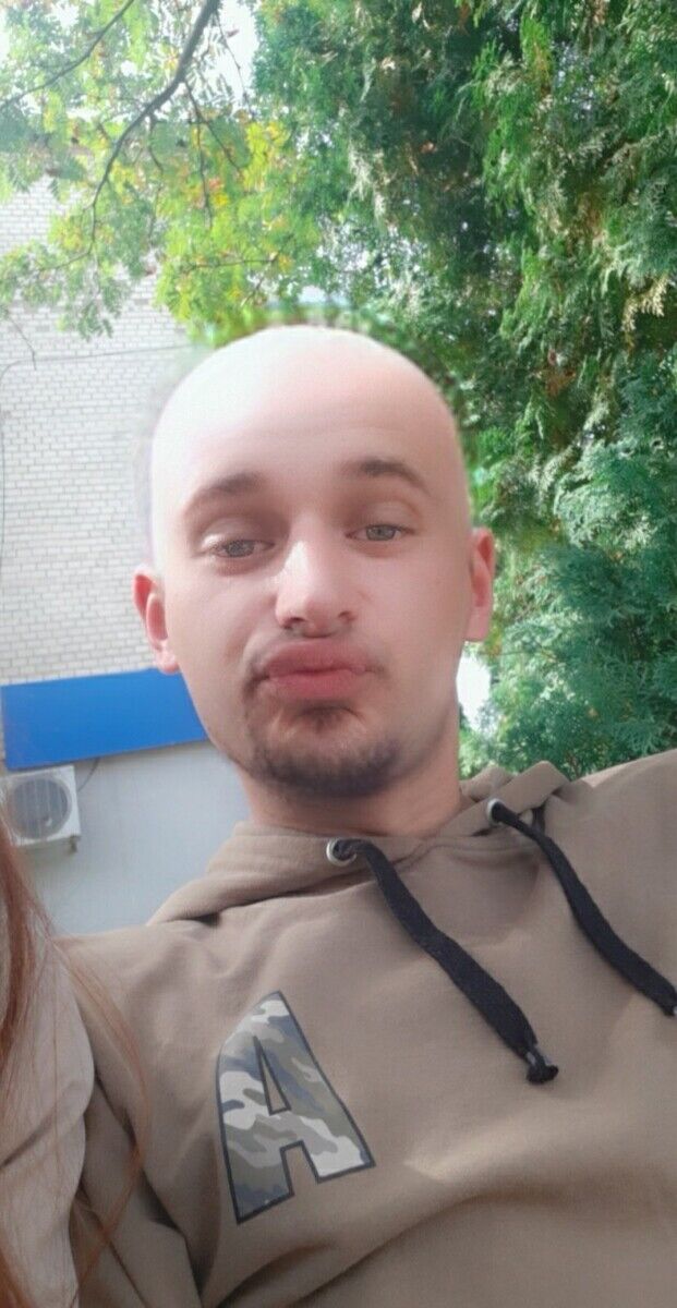  21418000  Andriy, 26 ,    