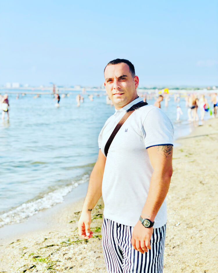  ,   Hrant, 31 ,   ,   