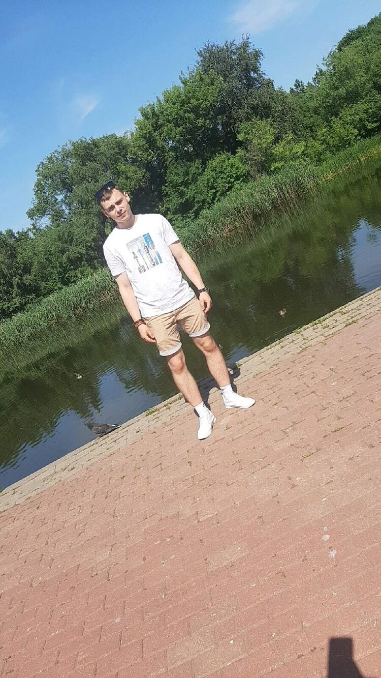  35047130  Denis, 29 ,    