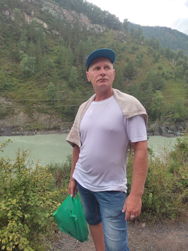  45759840  Aleks, 51 ,    