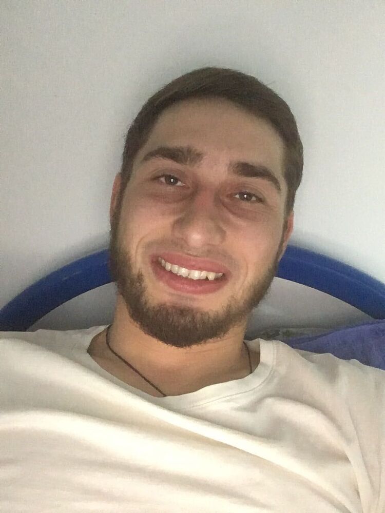  34943310  Denis, 28 ,    