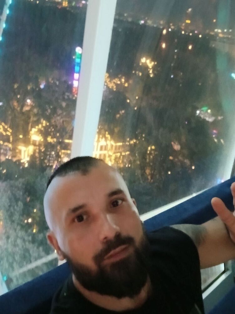  52069570  , 37 ,    