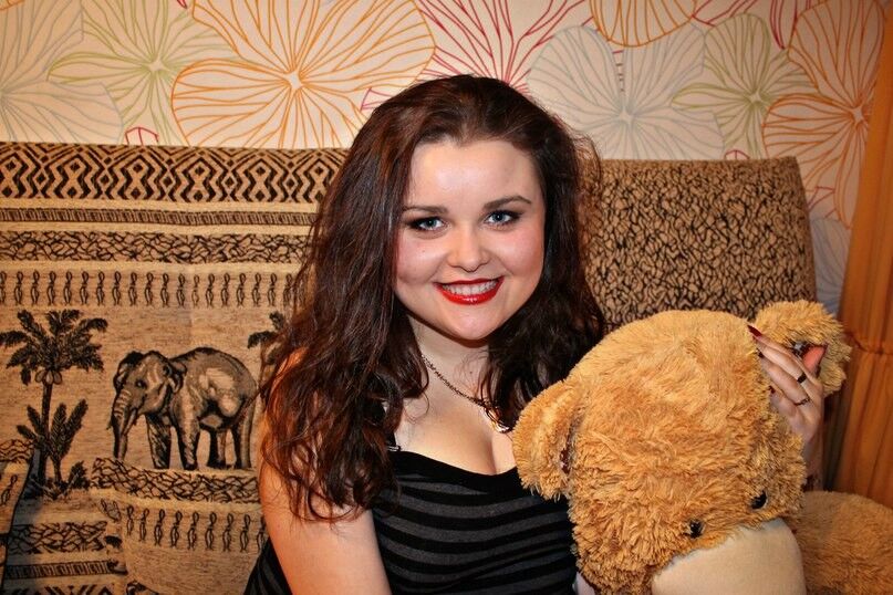  7253410  Valentina, 30 ,    