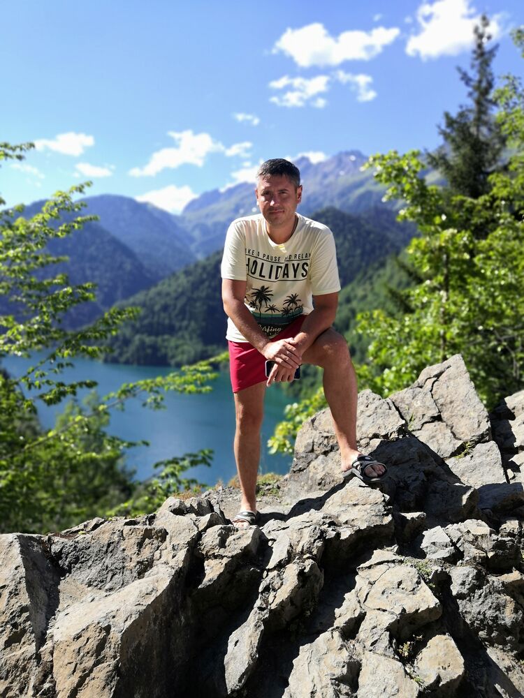  38542150  Denis, 42 ,    