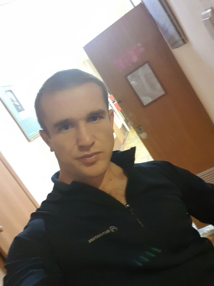  26872200  Vitaly, 35 ,    