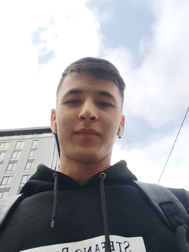  41691670  Knyaz, 21 ,    