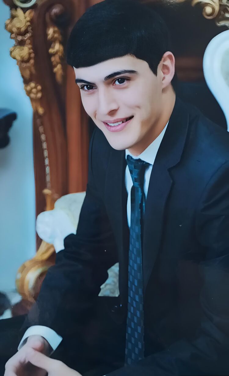  53835010  Eziz, 34 ,    