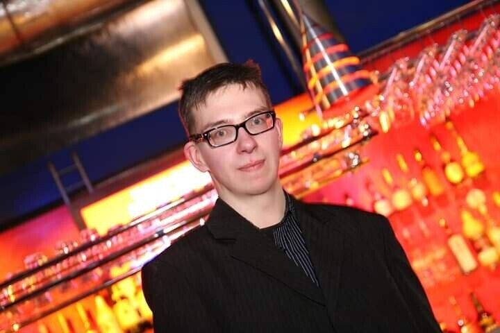  28983550  Ricards, 33 ,    