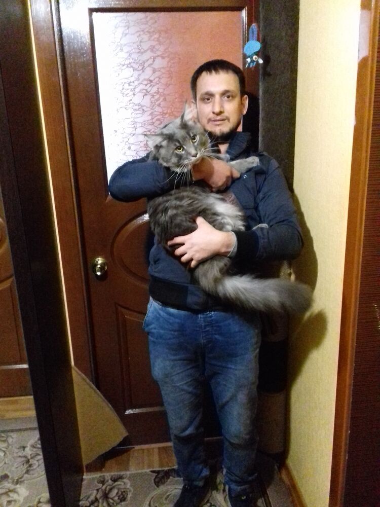  ,   Ali, 42 ,   ,   