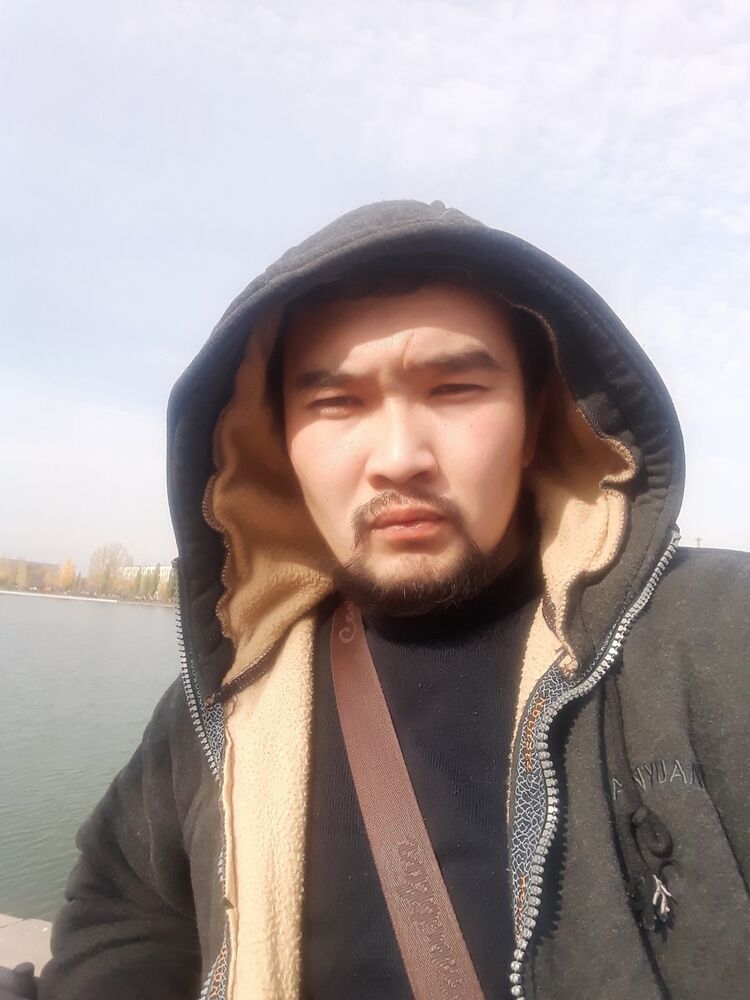  18022310  Erzhan, 36 ,    