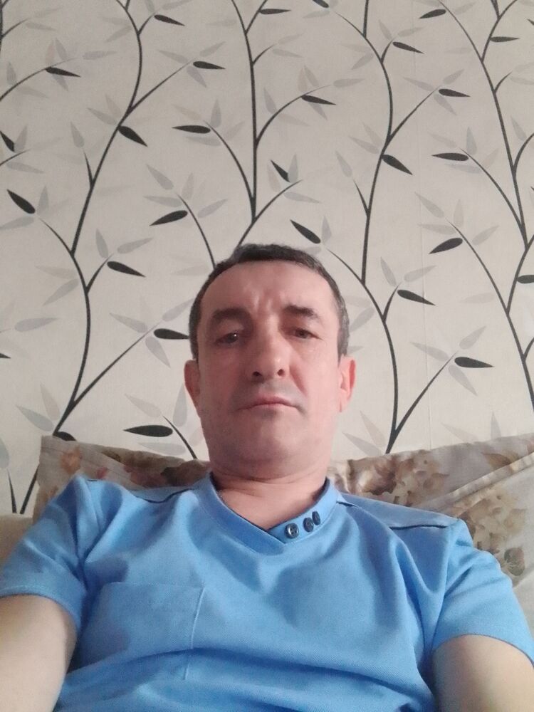  42202920  Roman, 48 ,    