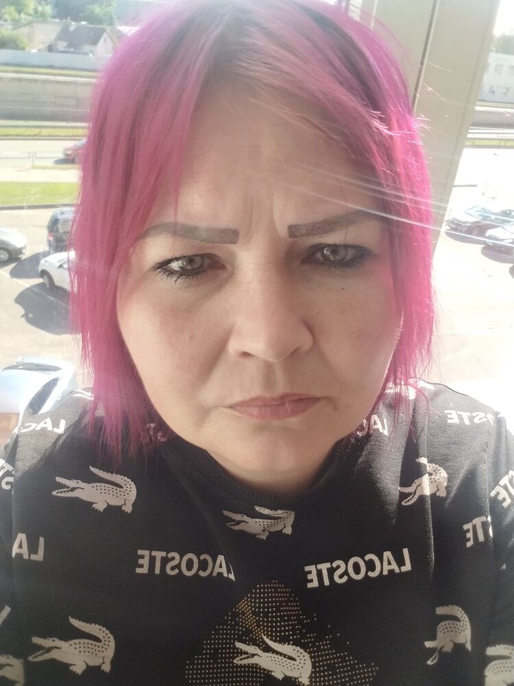  44058830  Julija, 43 ,    