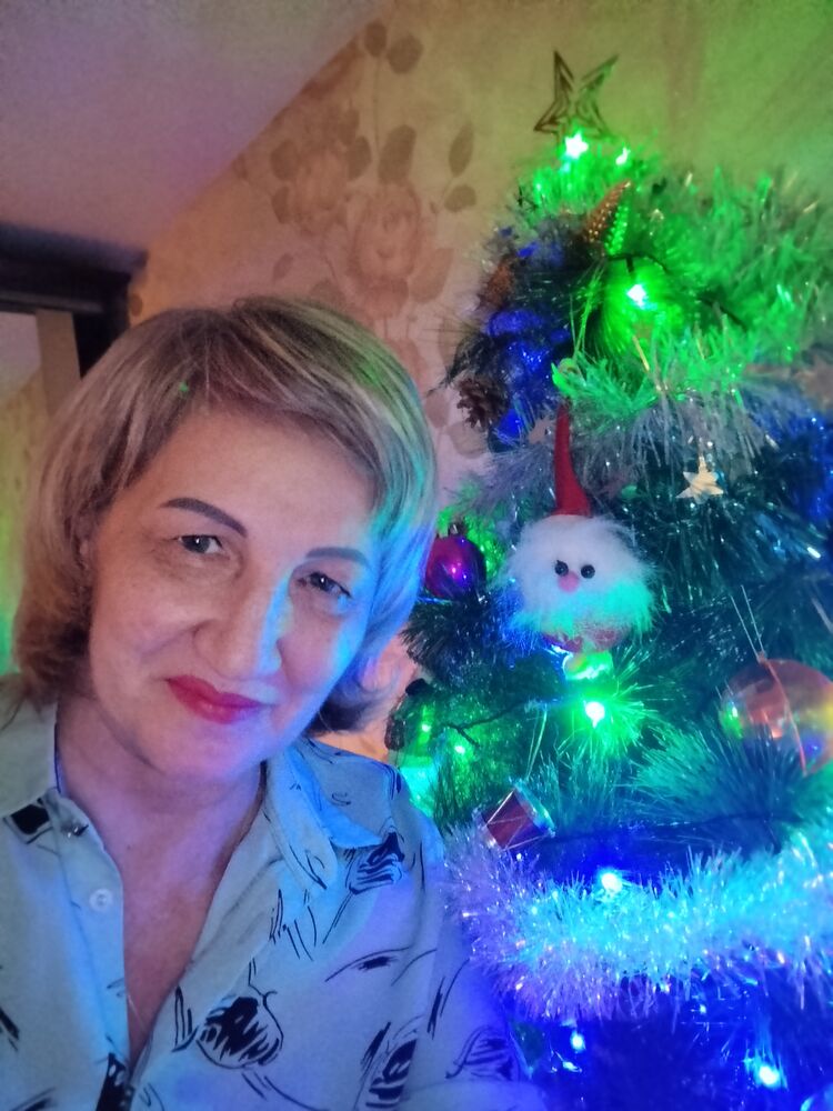  49396550  Olga, 52 ,    