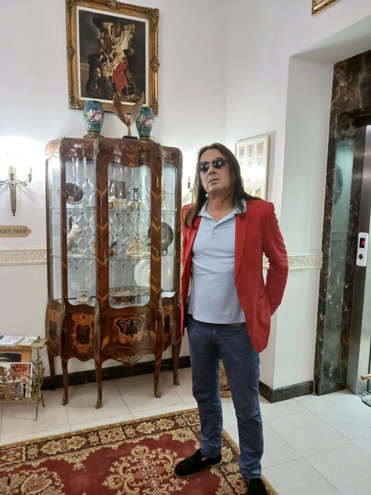  46886220  Liudmil, 40 ,    