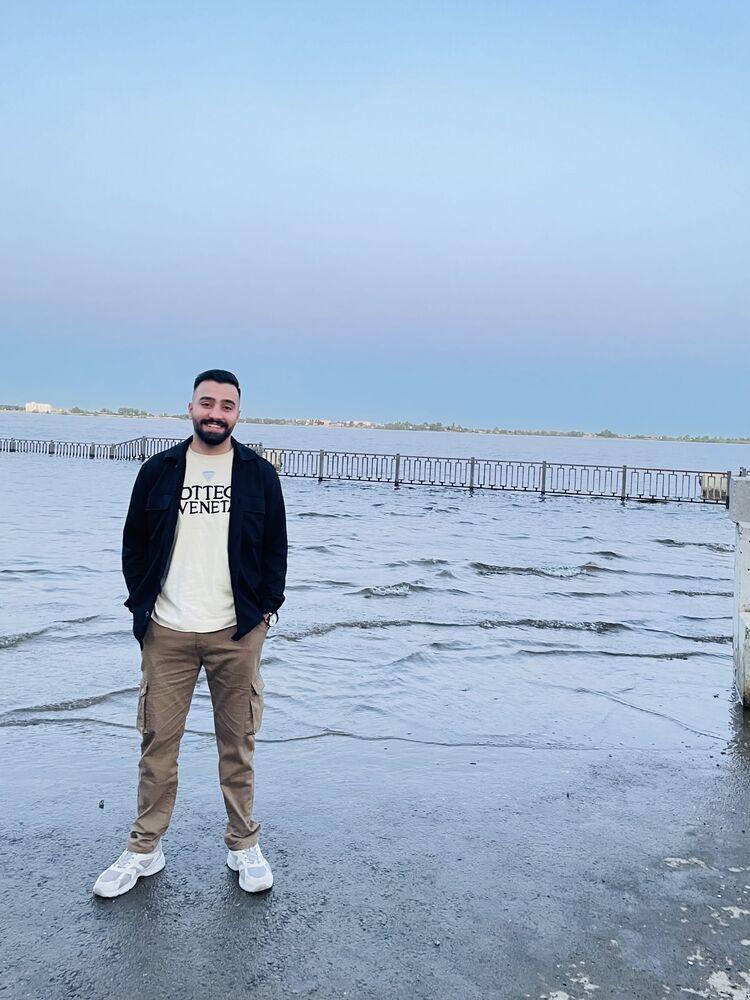  47980780  Qusay, 27 ,    